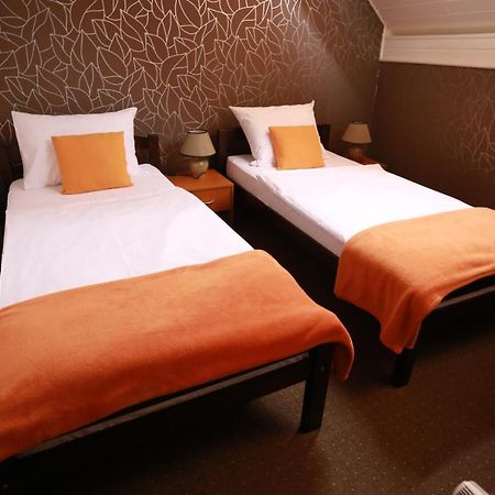 Rustika Sobe Bed & Breakfast Osijek Bagian luar foto