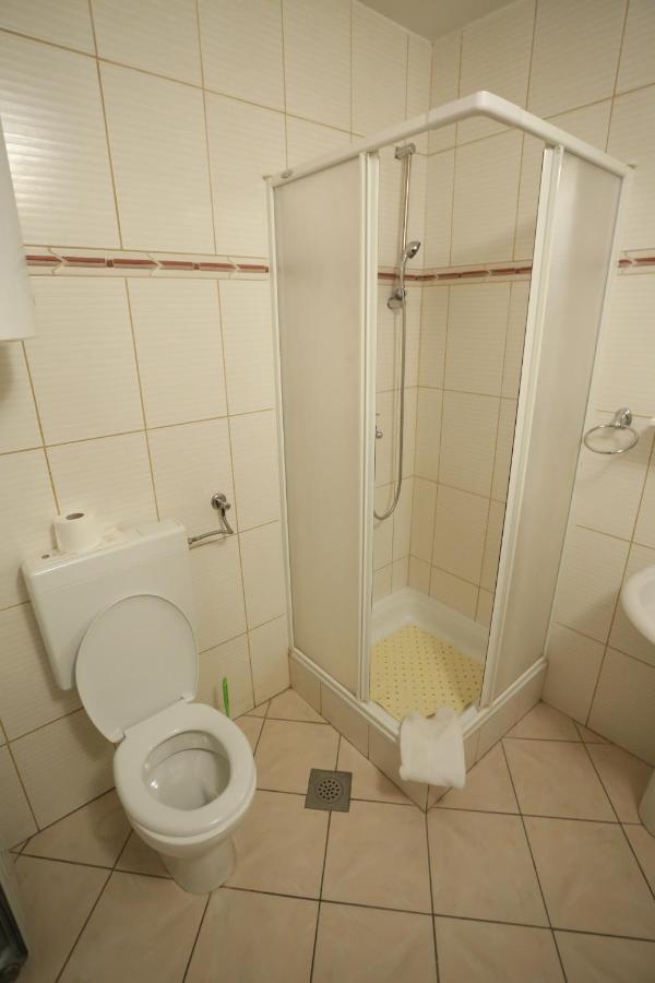 Rustika Sobe Bed & Breakfast Osijek Bagian luar foto