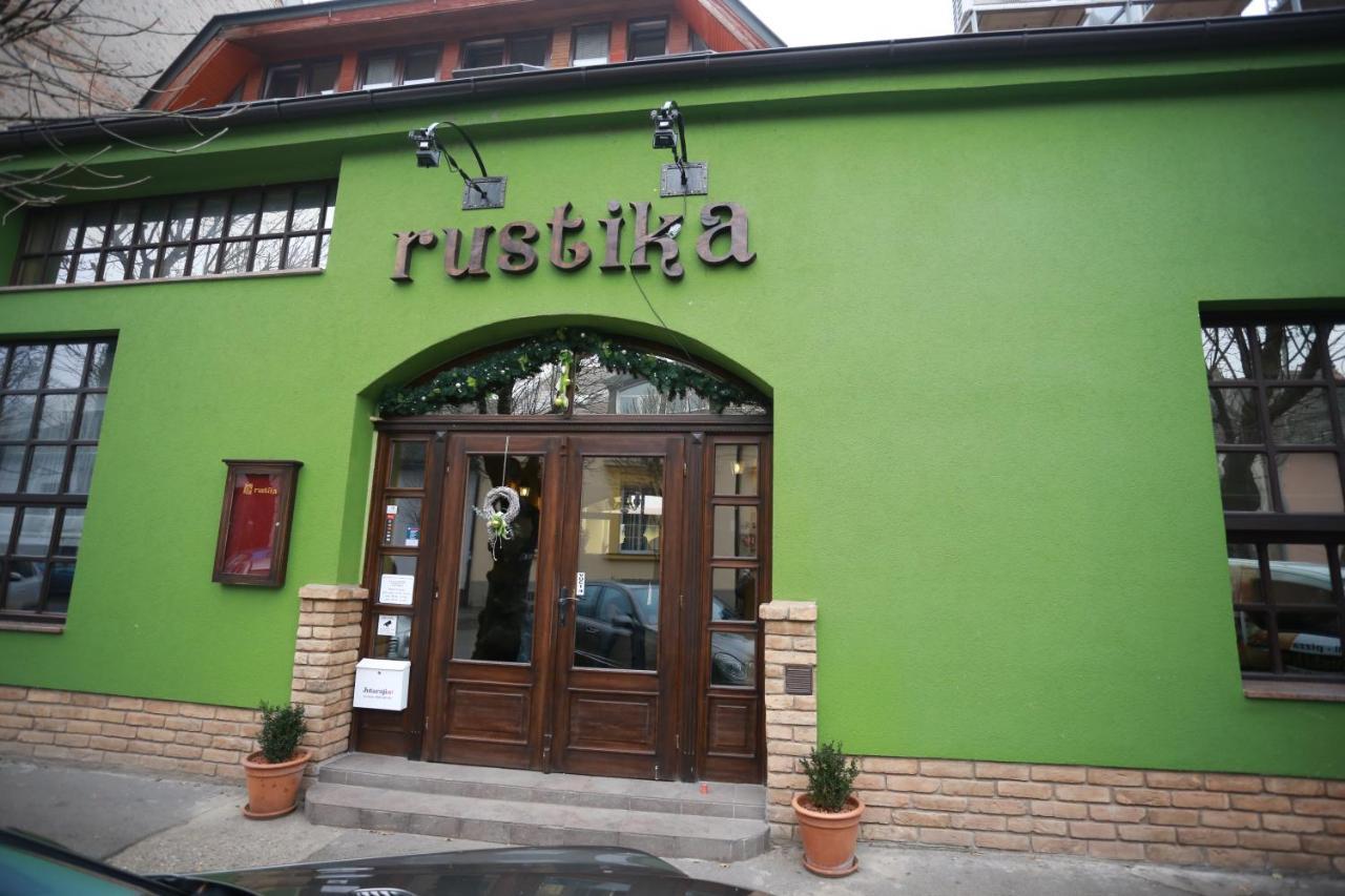 Rustika Sobe Bed & Breakfast Osijek Bagian luar foto