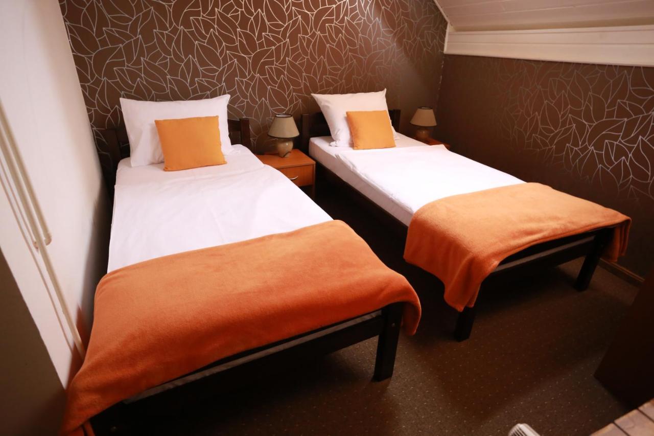 Rustika Sobe Bed & Breakfast Osijek Bagian luar foto