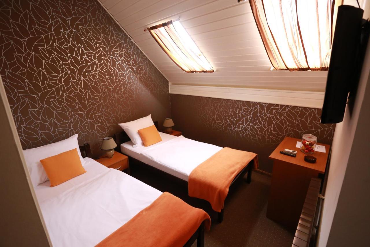 Rustika Sobe Bed & Breakfast Osijek Bagian luar foto