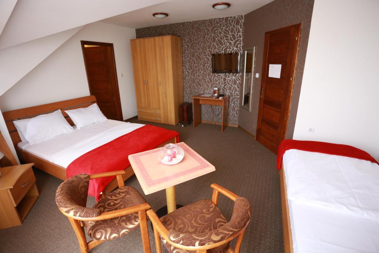 Rustika Sobe Bed & Breakfast Osijek Bagian luar foto