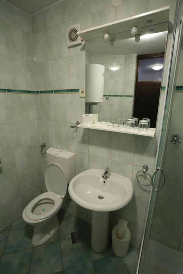 Rustika Sobe Bed & Breakfast Osijek Bagian luar foto